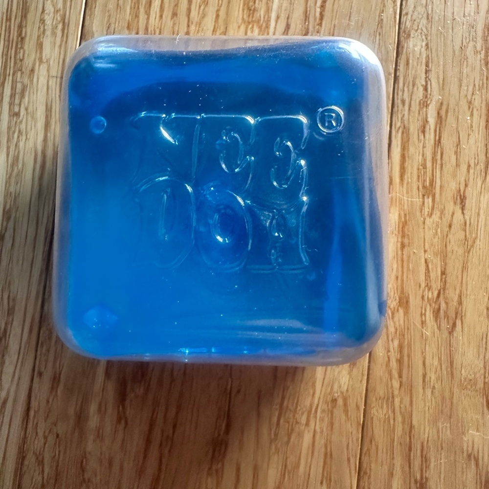 Nice Berg Blue Super Solid Squish Kids Toy - Picture 4 of 4